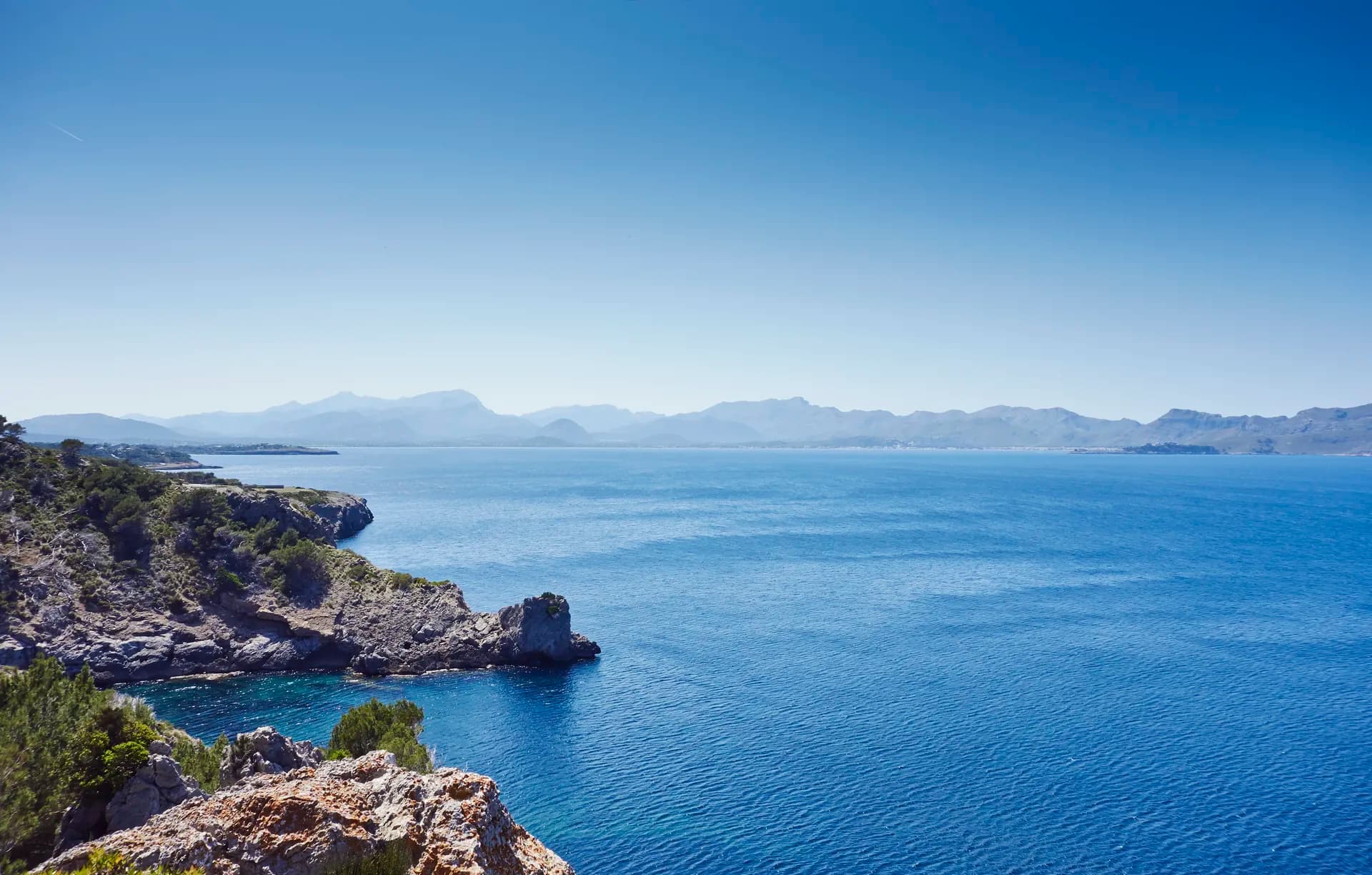 Vue sur la côte de Majorque depuis les hauteurs de la Tramuntana