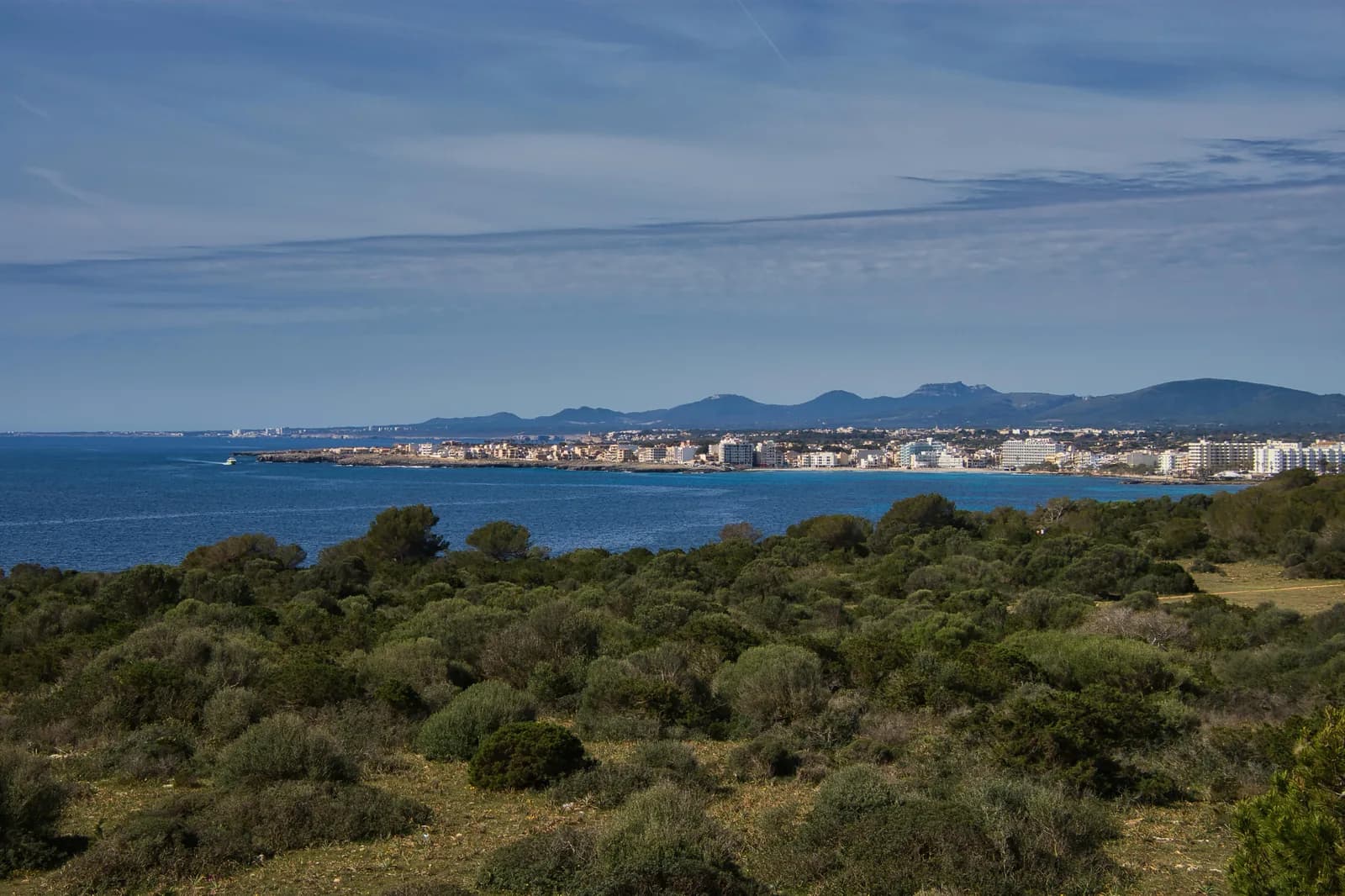 Santanyí, Majorque : marché, pierre dorée et criques secrètes – le guide d’une j