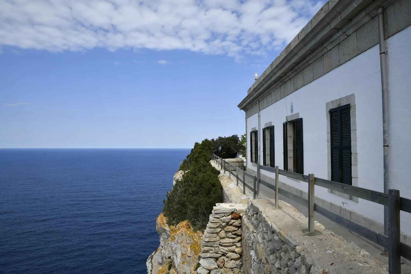 Paysage de Majorque — falaise, phare