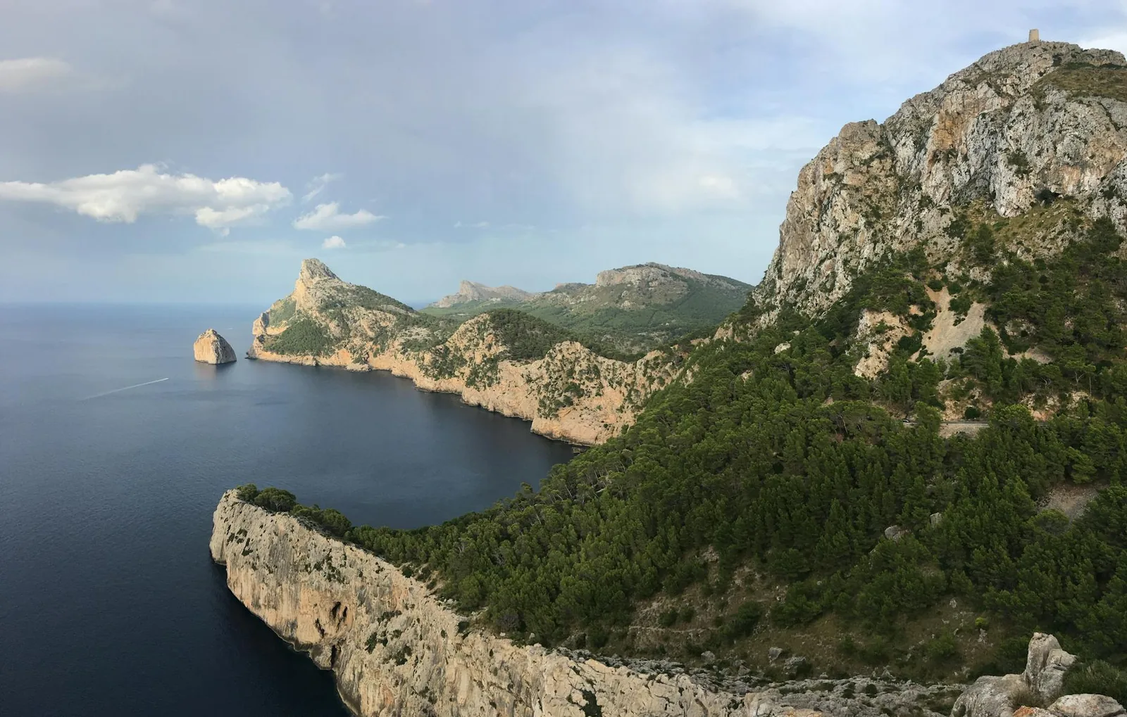 Paysage de Majorque — falaise