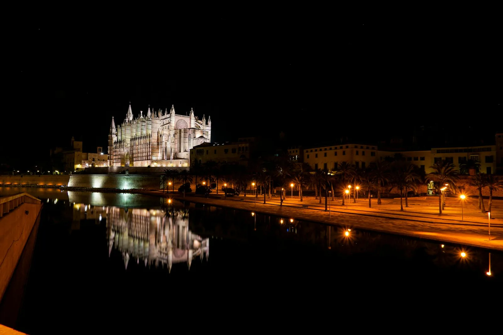 Majorque en avril — cathédrale, ambiance nocturne