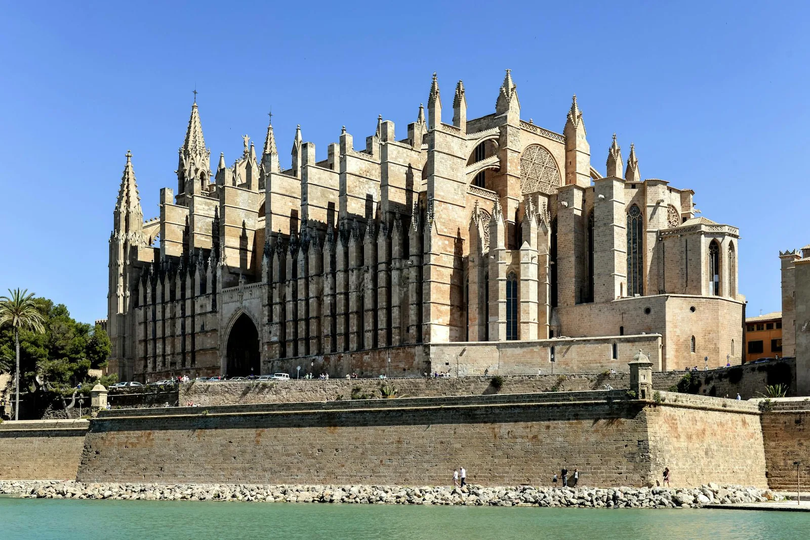 Majorque en avril — cathédrale, architecture